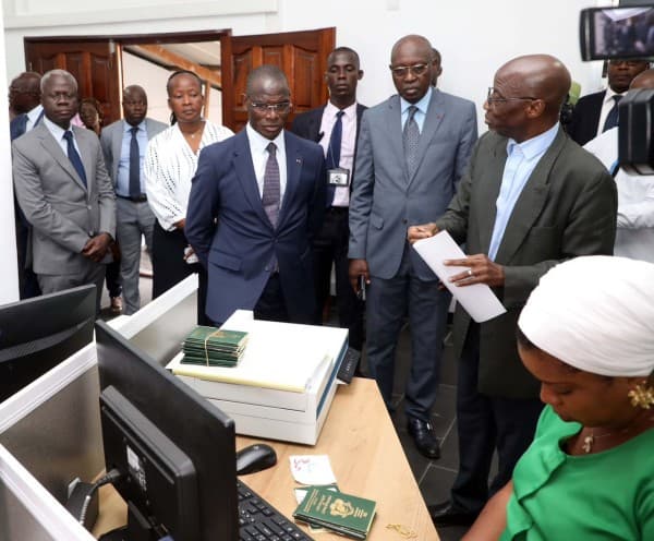 Le Ministre Vagondo Diomandé en visite au Centre informatique du Hadj
