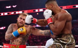 Boxe: massacré par Anthony Joshua, Jake Paul hospitalisé