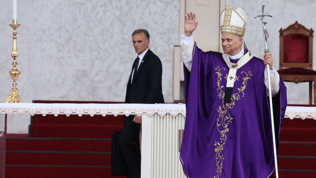 Guinée équatoriale : appels aux dons et retenues sur salaires pour financer la visite du pape Léon XIV