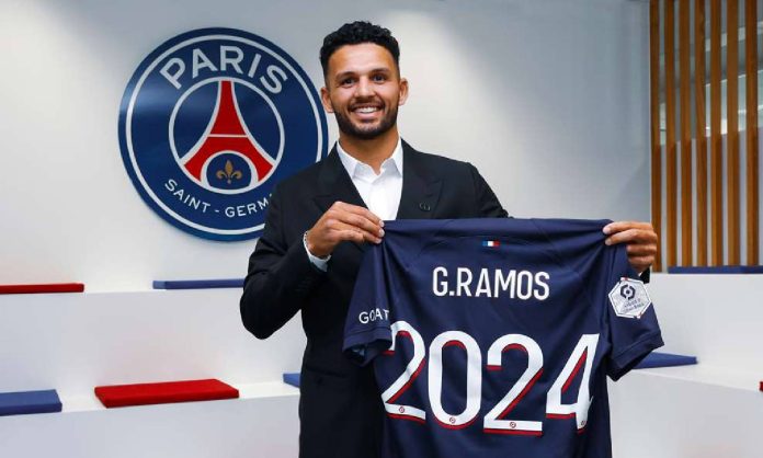 GonÃ§alo Ramos avec le maillot du PSG