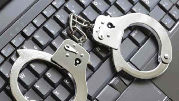 OCRC, Arrestation, menotte, cybercriminel