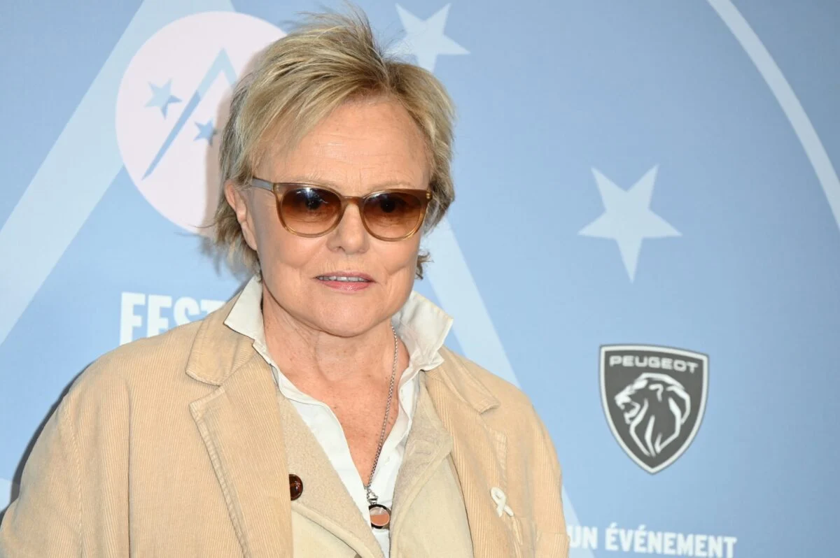 Muriel Robin, 70 ans, se livre comme JAMAIS sur sa jeunesse