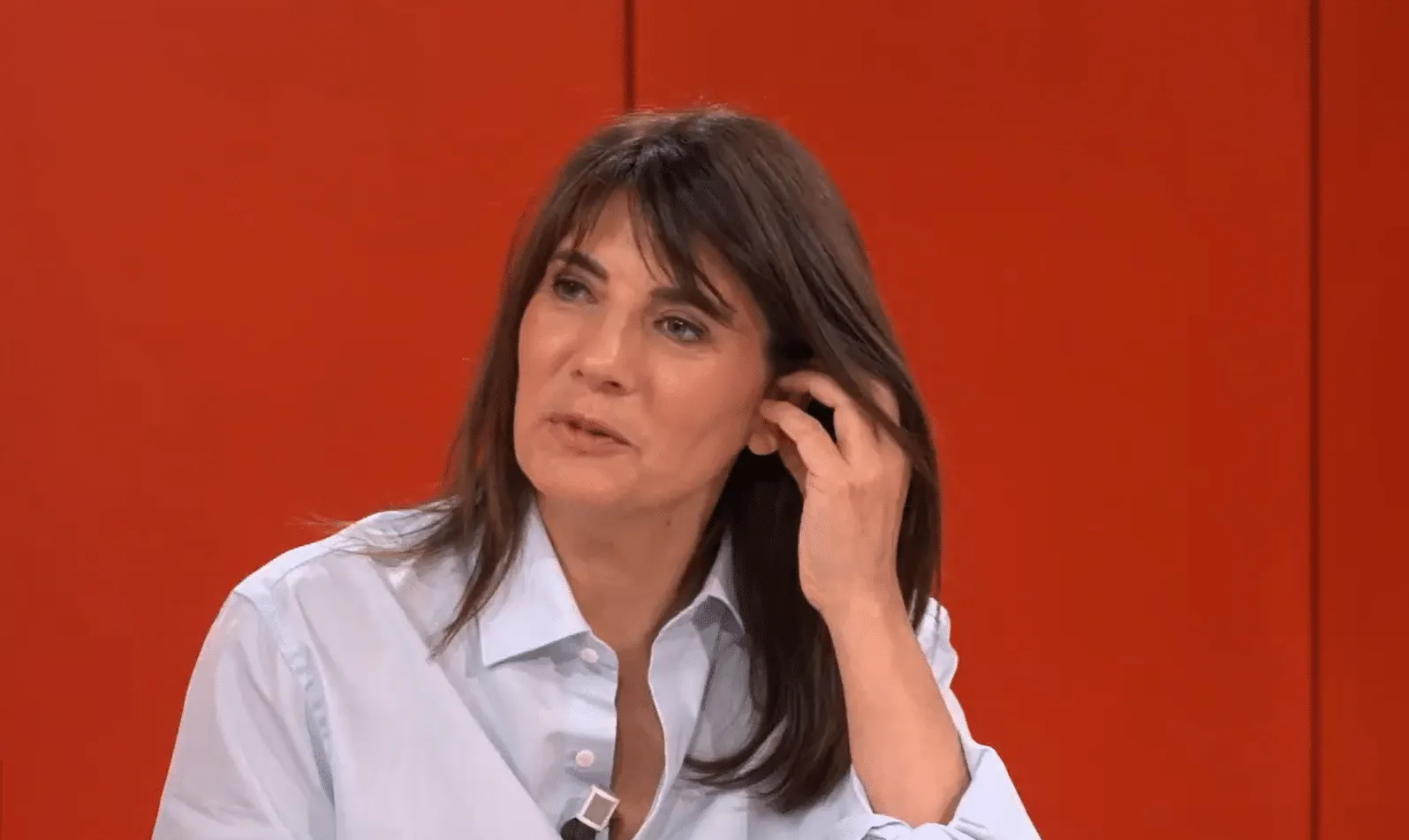 Estelle Denis victime d&rsquo;un accident sur le plateau d&rsquo;Arthur