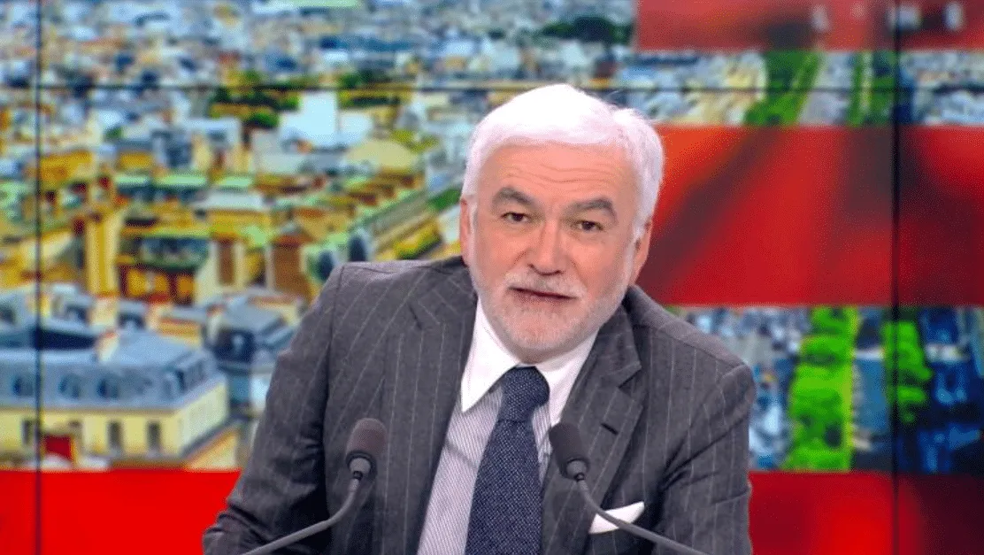 Pascal Praud : « Là ce n&rsquo;est pas drôle » après une plaisanterie évoquant son nom dans l&rsquo;affaire Epstein