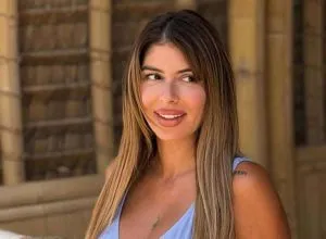 Sarah Lopez enceinte : non pas un mais deux bébés