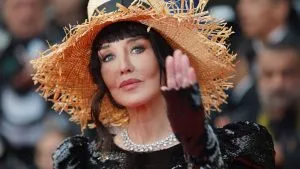Isabelle Adjani sans concession sur Diam&rsquo;s et son voile : « Une grande détresse »