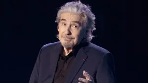Serge Lama (82 ans) bouleversé par la mort de Johnny Hallyday