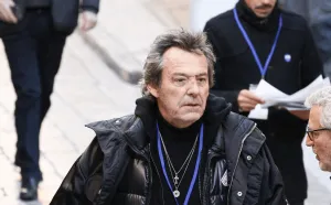 Les photos olé-olé de Jean-Luc Reichmann dans la loge des Bouffes parisiennes