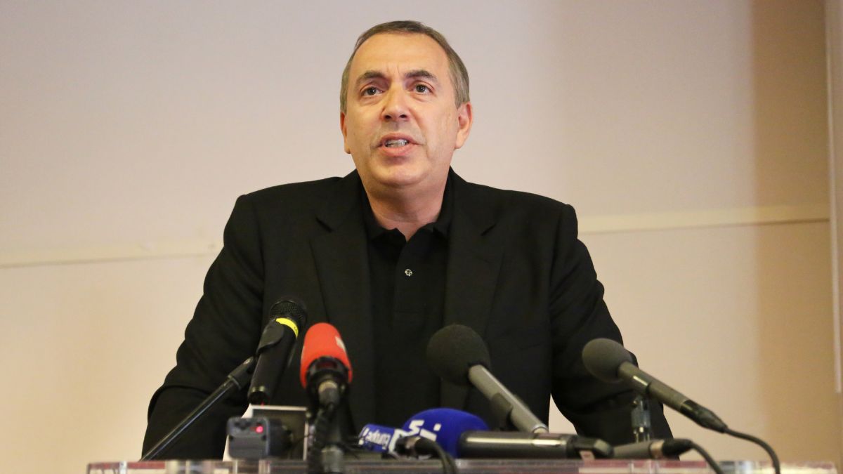 Sonia Mabrouk saluée par Gérald Darmanin pour son courage