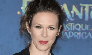 Lorie accuse sa maison de disque de lui avoir &lsquo;fait des crasses&rsquo;