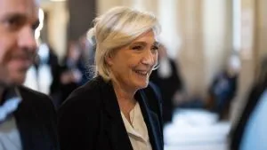 Marine Le Pen affirme que son minou vit « douceur » et « joie profonde » dans l&rsquo;intimité