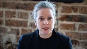 Mère de deux enfants, Lucie Castets (NFP) révèle pourquoi elle a fait son coming-out : "C'est très politique de..."