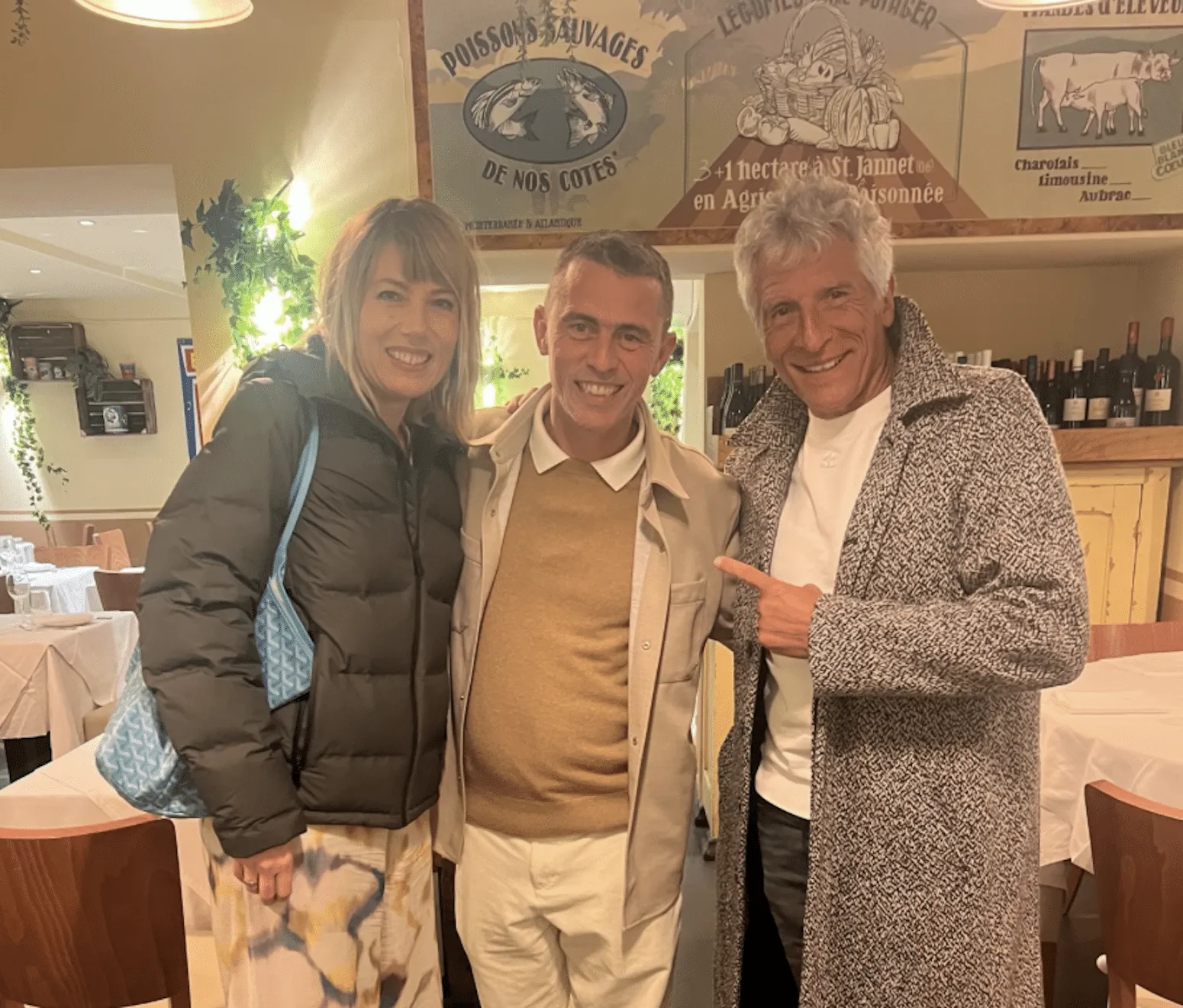 Nagui et Mélanie Page : l’amour comme au premier jour dans un restaurant de stars à Antibes, l’animateur suit sa belle partout en France