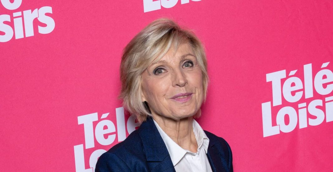Evelyne Dhéliat n'a jamais fait de chirurgie esthétique ? Sa coiffeuse n'y croit pas !
