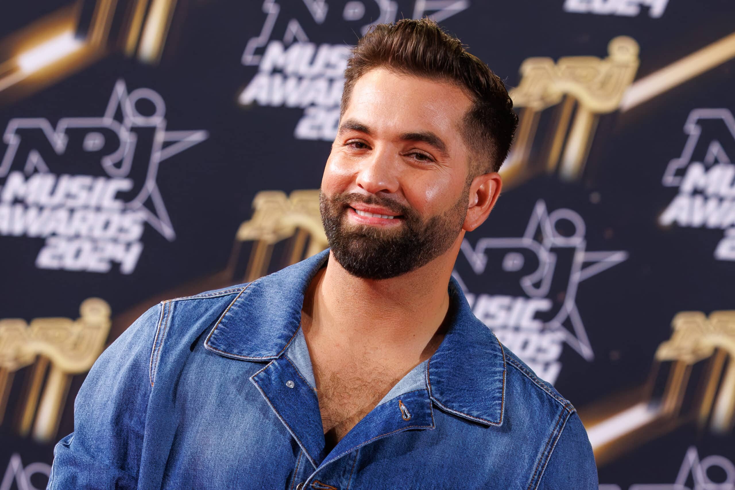 "Ça fait plaisir à voir…" : torse-nu, abdos saillants, Kendji Girac a retrouvé sa jolie silhouette après de longs mois d’efforts