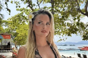 Kelly Vedovelli révèle complètement par erreur le sexe du bébé à travers une collaboration commerciale