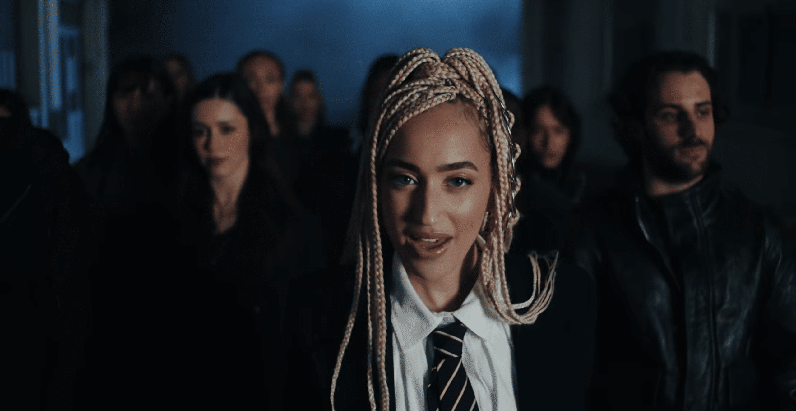 Monroe représentera la France à l&rsquo;Eurovision 2026 avec la chanson Regarde