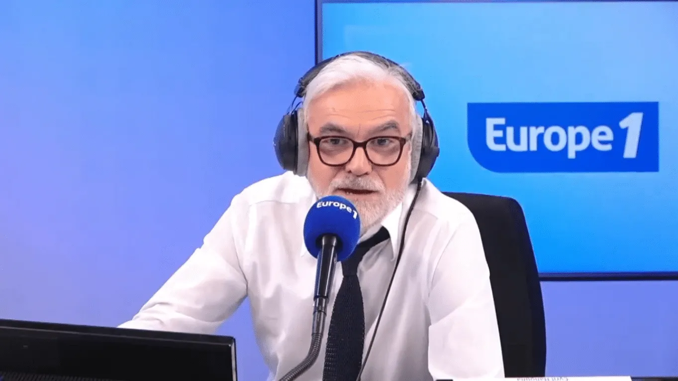 Pascal Praud contraint d&rsquo;interrompre son émission sur Europe 1
