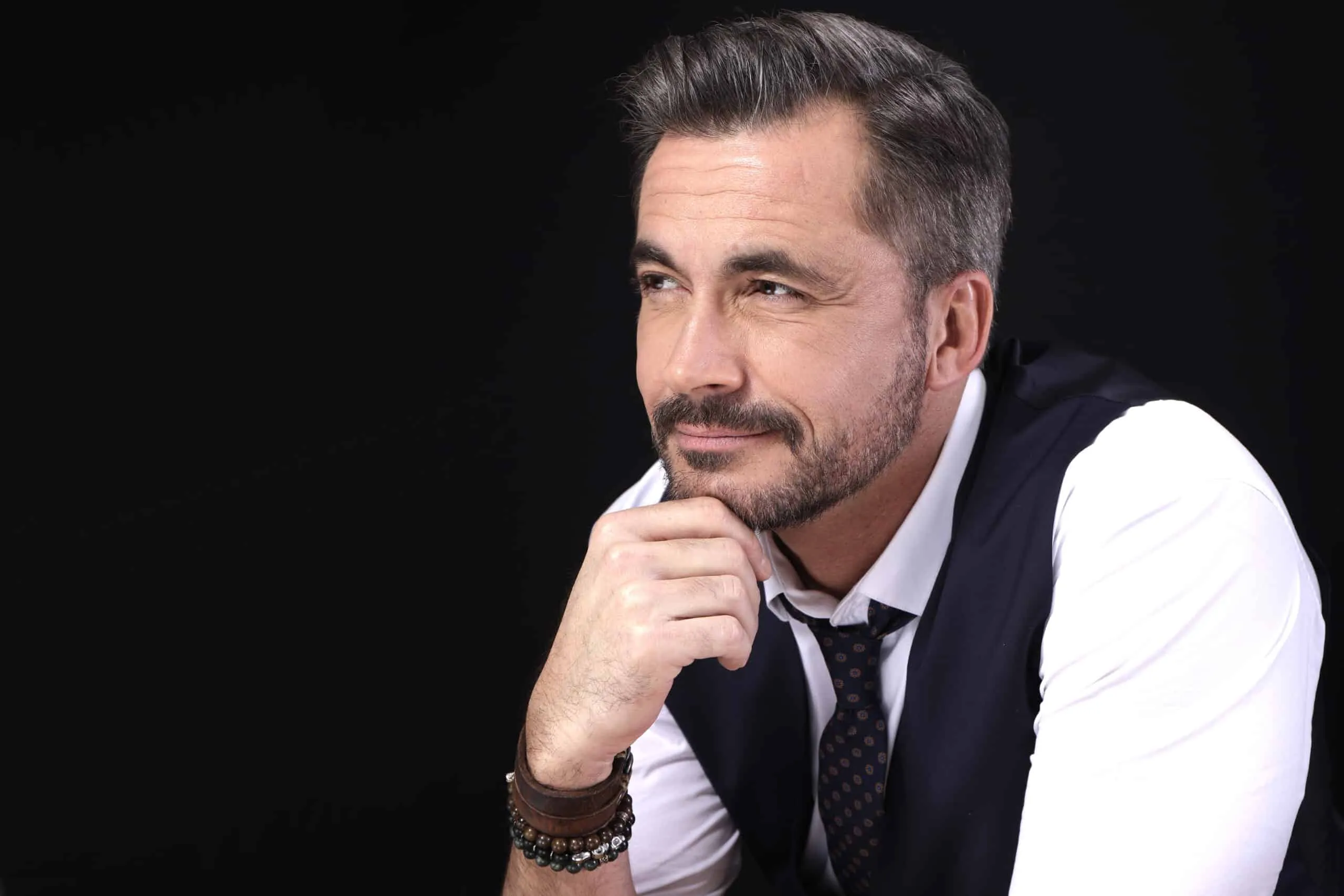 Olivier Minne présentera la 15e saison du Le Meilleur Pâtissier, premier homme à animer l&rsquo;émission