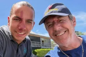 Jean-Luc Reichmann : 14 ans après leur première rencontre, l'animateur retrouve Gabin lui aussi marqué par un angiome sur le visage