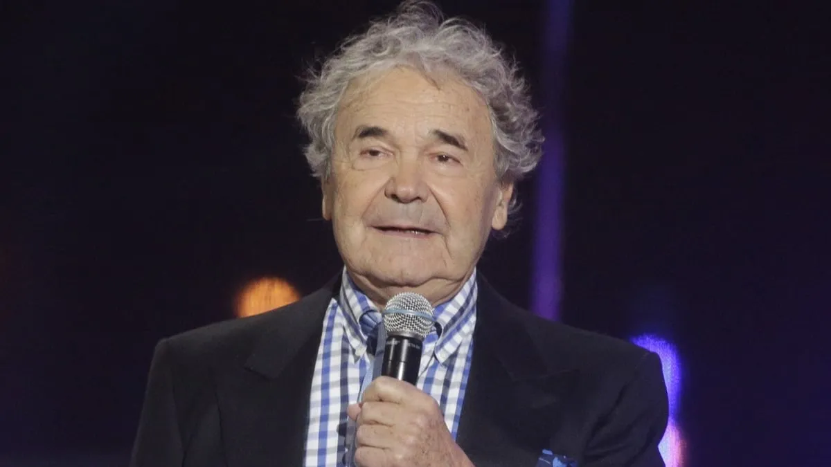 Pierre Perret revient sur le boycott après 70 ans de carrière : &lsquo;Pipi dans le lavabo&rsquo;