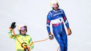 Hyacinthe Deleplace, skieur malvoyant, fait une violente chute