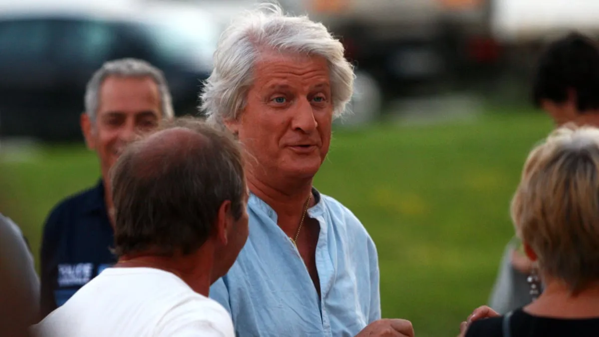 Patrick Sébastien nous ouvre sa villa XXL à deux pas des travestis du Bois de Boulogne