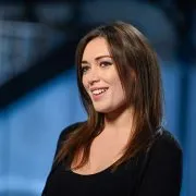 "Elsa in L.A." : Elsa Esnoult, star aux Etats-Unis, elle va jouer dans sa propre série