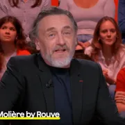 "Emmanuel Macron parlait de ma mère" : Jean-Paul Rouve en larmes dans Quotidien après avoir reçu la Légion d'honneur