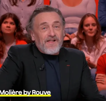 "Emmanuel Macron parlait de ma mère" : Jean-Paul Rouve en larmes dans Quotidien après avoir reçu la Légion d'honneur