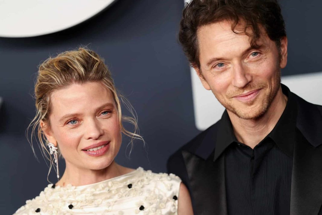 "J’ai été la femme de Raphaël" : Mélanie Thierry, ce qui l’a longtemps fait souffrir dans sa relation avec le chanteur