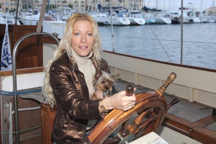 22Je-vais-te-detruire22-Loana-le-terrible-SMS-que-lui-aurait-envoye-Sophie-avant-sa-mort-scaled.jpg "Je vais te détruire" : Loana, le terrible SMS que lui aurait envoyé Sophie avant sa mort