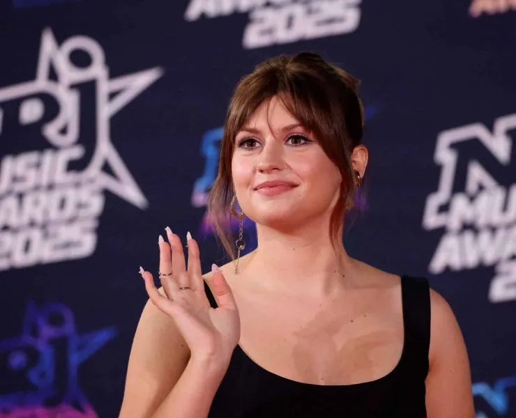 Marine de la Star Academy décroche un très beau contrat en dehors de la musique : une grande première pour une Française