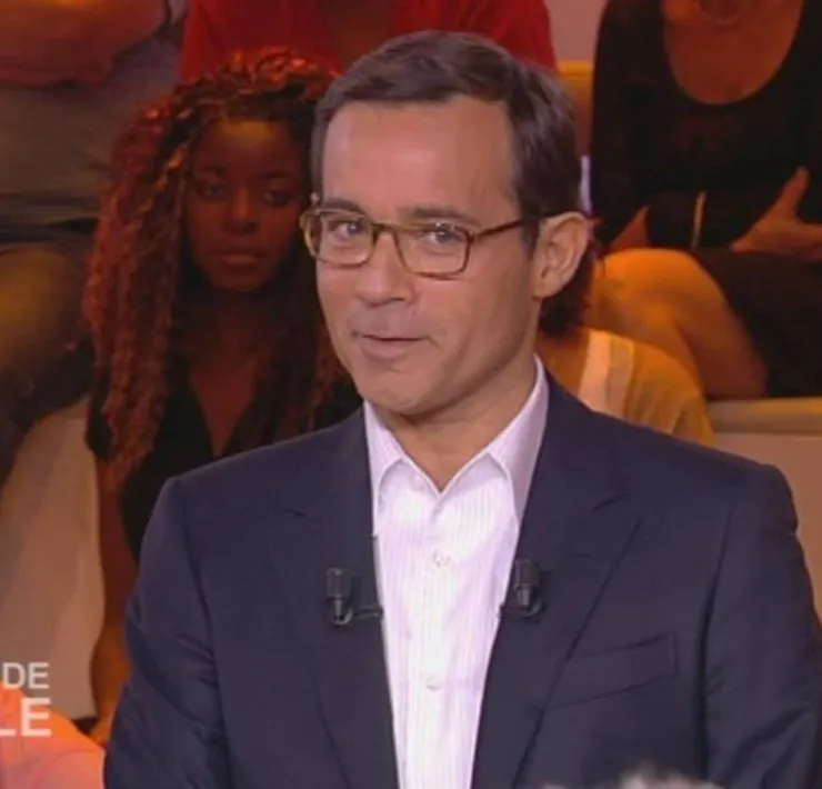 "J'aurais dû réagir et stopper ce mariage" : le père de Jean-Luc Delarue affirme que son fils était incapable de donner "son consentement éclairé"