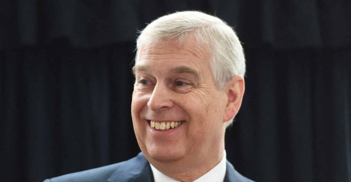 Andrew Mountbatten-Windsor : une fillette "torturée à l'aide de décharges électriques" par Ghislaine Maxwell sous ses yeux