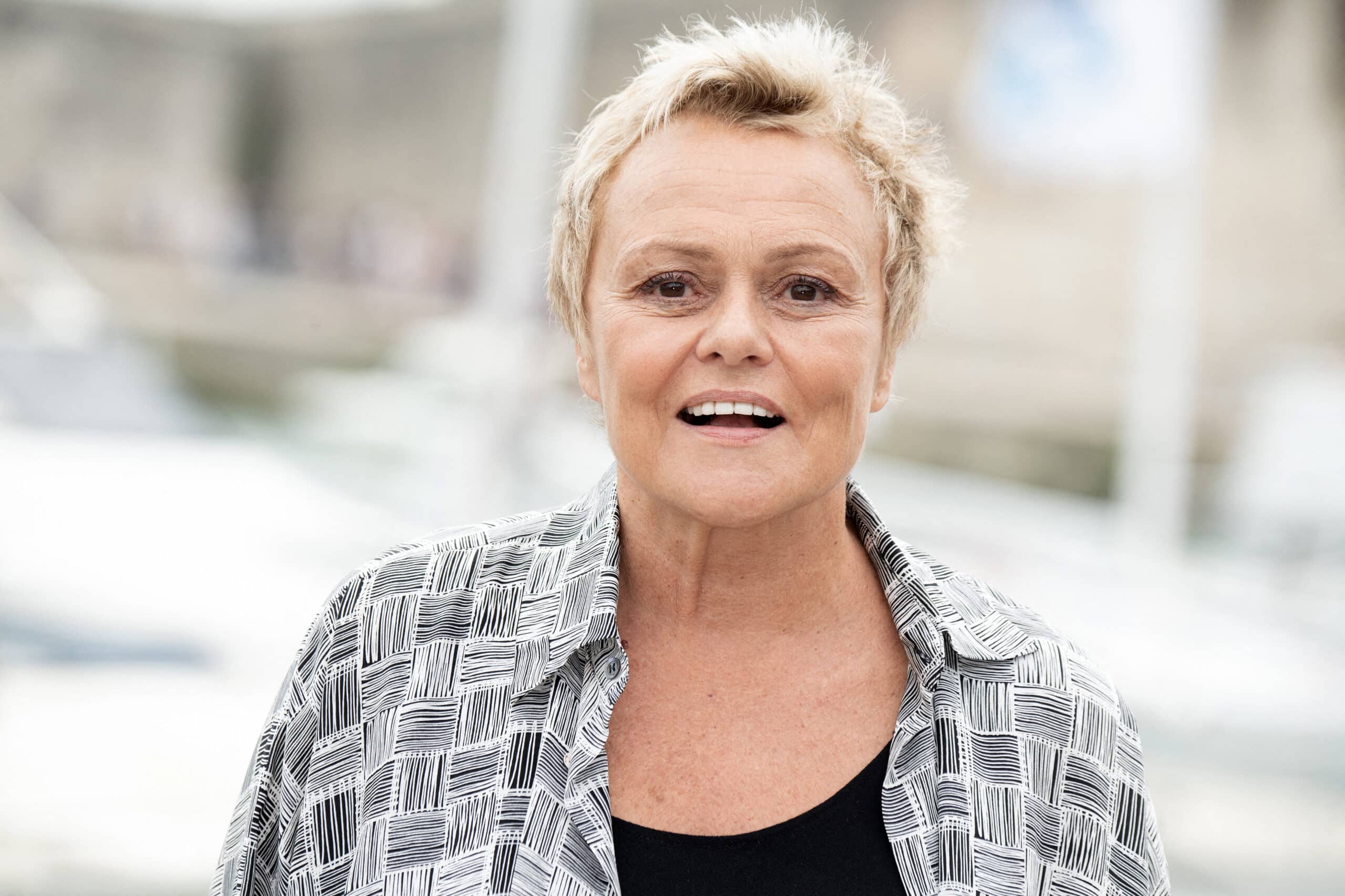 Muriel Robin : elle habite toujours à 40 min de chez son ex, Catherine Lara, à l’ouest de Paris