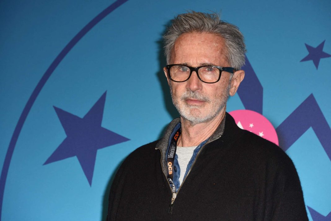 Thierry Lhermitte : entre les volcans et les chevaux, il s’est « isolé » en mode « survivaliste » dans le Cantal