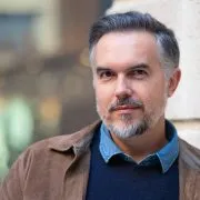 Maxime Chattam : sa nouvelle compagne, éditrice d’Inoxtag, a une sacrée réputation