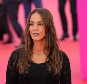 Alice Belaïdi virée d’un film après avoir dénoncé un célèbre acteur : "On ne me colle pas son sexe sur la cuisse sans me demander mon avis"