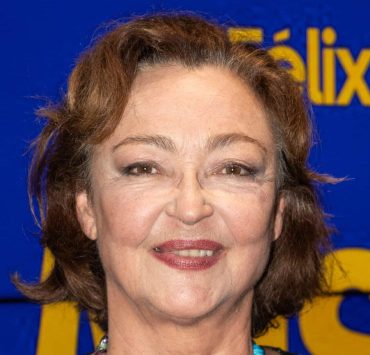 Catherine Frot a fait le tour de la Corse en moto, mais elle a acheté une maison près de Calvi, sur une colline