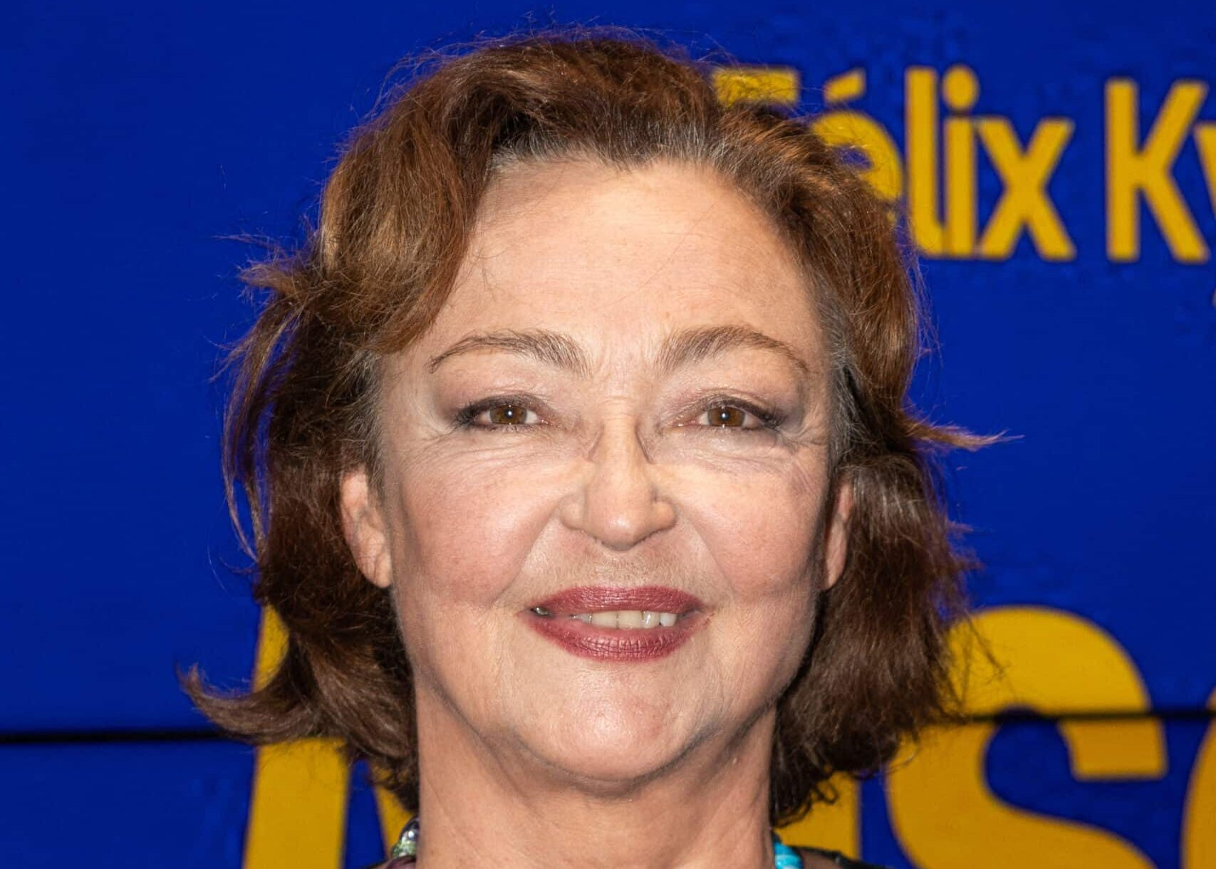 Catherine Frot a fait le tour de la Corse en moto, mais elle a acheté une maison près de Calvi, sur une colline