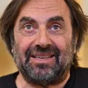 André Manoukian s’est offert un chalet à la montagne, aux frontières de la Suisse et de l'Italie