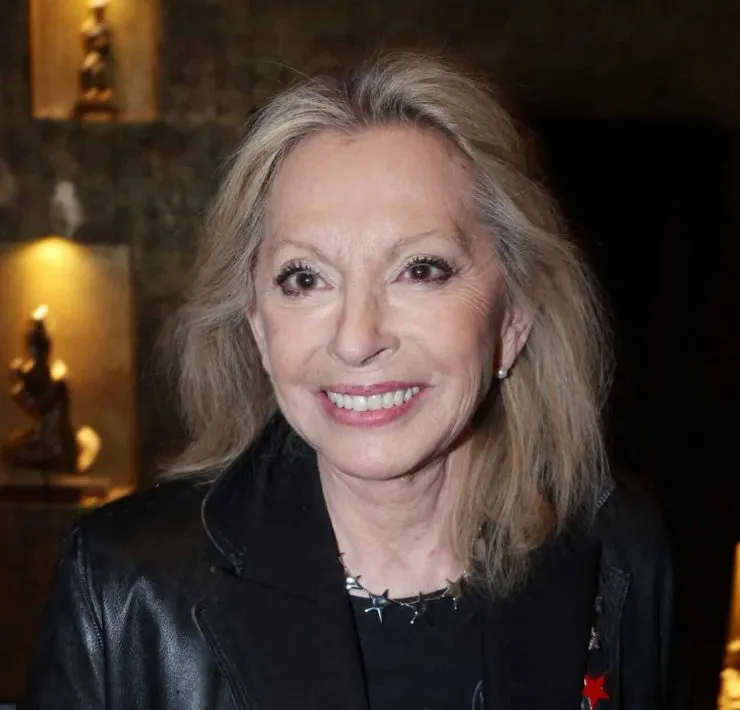 Animaux, potager, lumière et péniches : ce que Véronique Sanson voit depuis les fenêtres de sa maison de Triel-sur-Seine