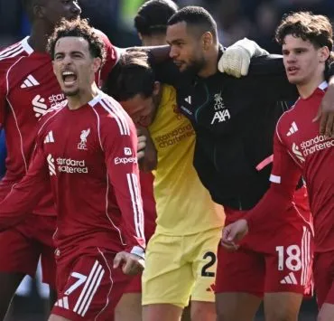 Liverpool Beat Everton 2-1 in Dramatic Merseyside Derby