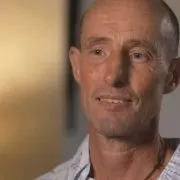 Procès Agnès Lassalle : son mari vêtu d'un tee-shirt lourd de sens face à son meurtrier