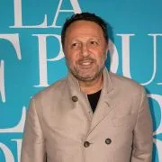 Arthur directement touché par la crise à Grasset, son deuxième livre ne verra pas le jour tout de suite