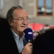 Jean-Pierre Pernaut repose près de cette ancienne propriété royale, au même endroit que Ludovic Chancel, le fils de Sheila