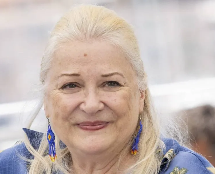 Maison de 250m2 en région parisienne, appartement à Pigalle : Josiane Balasko ne sera « pas la plus riche du cimetière »