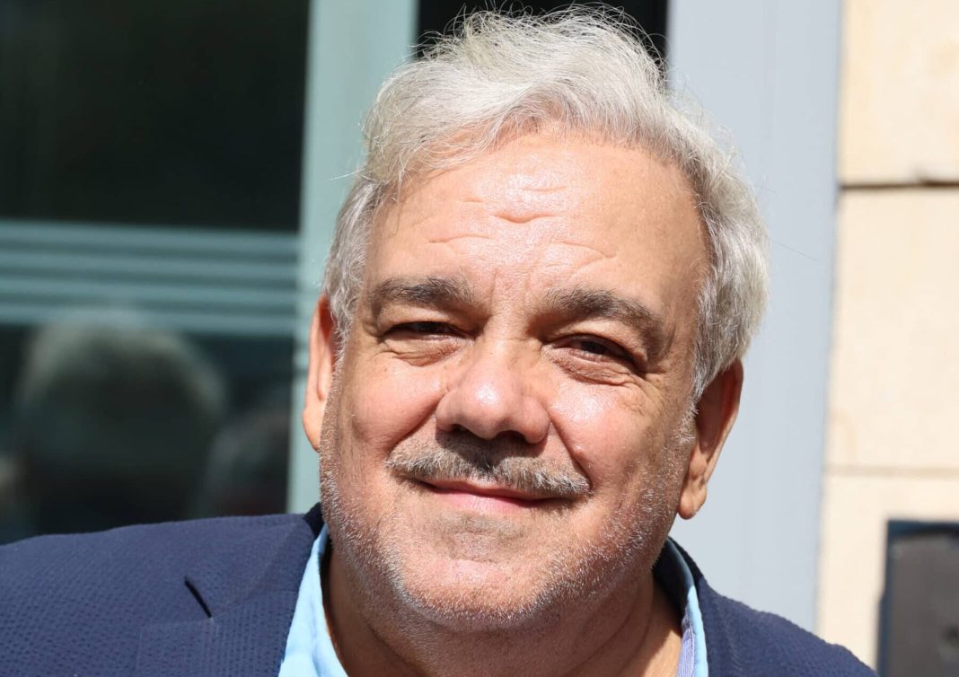 Didier Bourdon : arrivée d’Algérie à 3 ans, sa famille s’est d’abord installée dans cette ville médiévale française