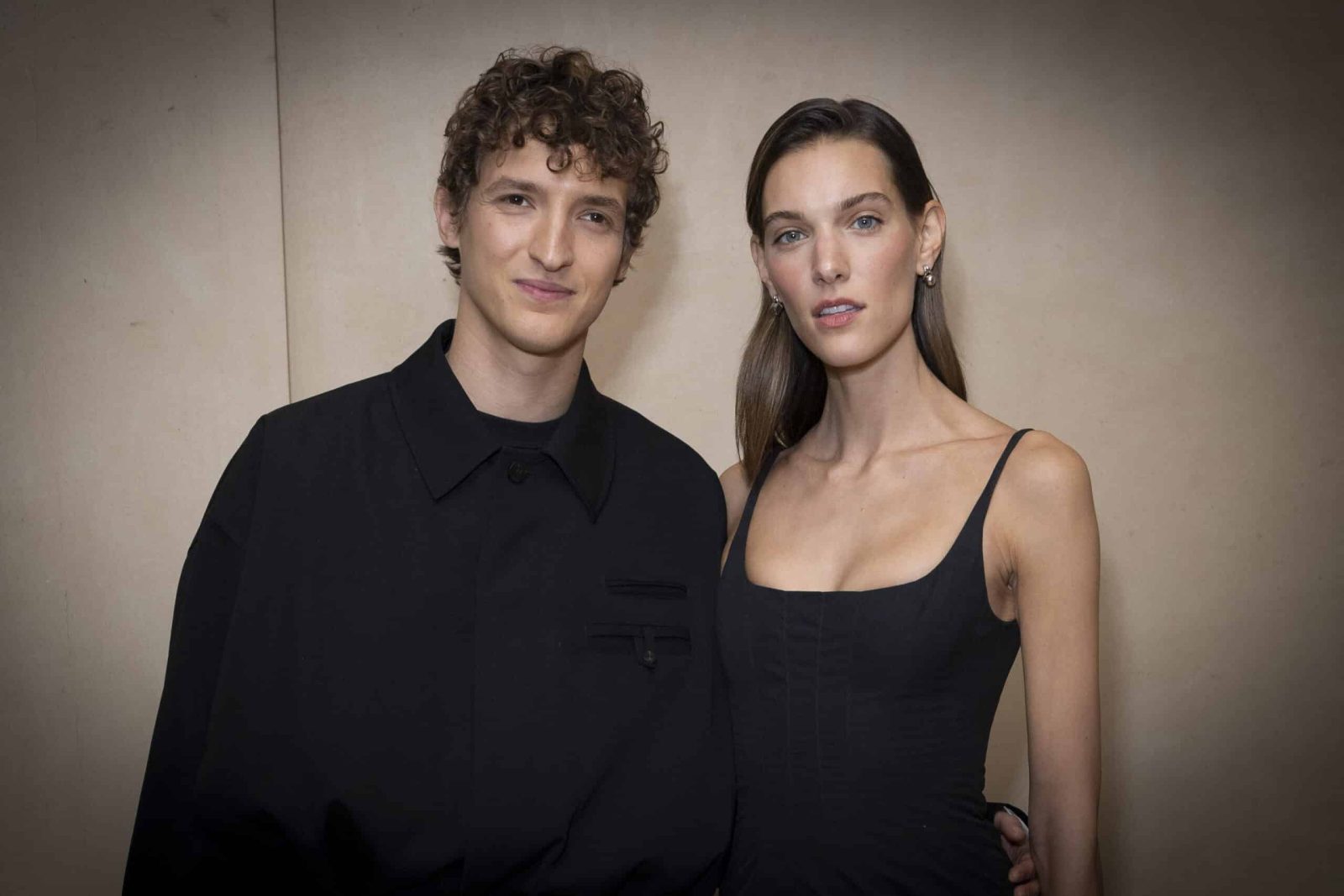 Charlotte Cardin, amoureuse depuis 9 ans : elle s’est installée près du Sacré-Cœur avec Aliocha Schneider